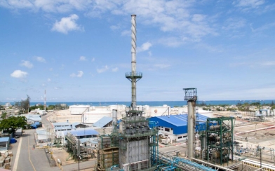 Ecuador firma acuerdo con empresa privada para construir nueva refinería en Santa Elena