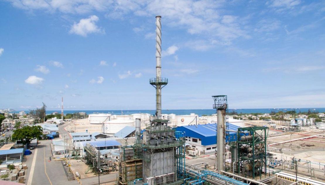 Ecuador firma acuerdo con empresa privada para construir nueva refinería en Santa Elena